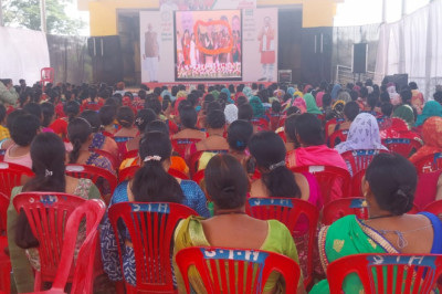 पी. एम. को सुनने उमड़ी महिलाएं, बेहतर कार्य करने वाली समूह सम्मानित