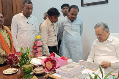 भाट समाज ने किया विधानसभा अध्यक्ष डॉ.रमन सिंह से सौजन्य मुलाकात