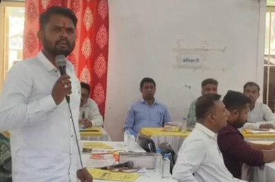 राजनंदगांव नगर पालिका निगम राजनांदगांव के राजीव नगर वार्ड 42 के पार्षद ऋषि शास्त्री ने इस पंचवर्षीय के अंतिम बजट में सत्र में सबसे लंबा डेढ़ घंटे का भाषण दिया
