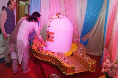 सर्वोच्च सत्ता परमात्मा शिव है जिन्हें ज्योतिर्लिंग के रूप में भारत ही नहीं संपूर्ण विश्व के सभी धर्मो में लोग उन्हें याद करते....
