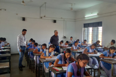 छत्तीसगढ़ बोर्ड की आधी परीक्षा समाप्त, परीक्षा पूर्व तैयारी से बच्चों को हुआ लाभ