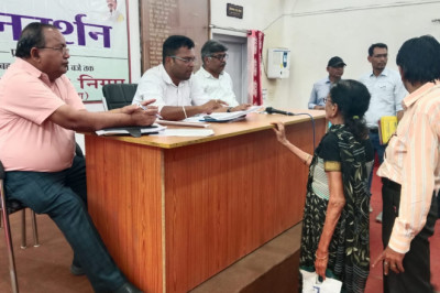 नगर निगम जनदर्शन में आयुक्त ने सुनी समस्या  प्राप्त 7 आवेदनों का निराकरण करने अधिकारियों को दिये निर्देश