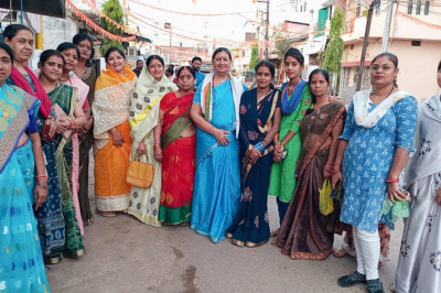 -शहर जिला महिला कांग्रेस पश्चिम ब्लाक की वार्ड में चलो अभियान में कांग्रेस प्रत्याशी राजेन्द्र साहू को वार्डो में मिल रहा है जनसमर्थन,
