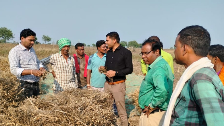 उपसंचालक कृषि ने किया असामयिक वर्षा/ओल वृष्टि से प्रभावित ग्रामों के निरीक्षण