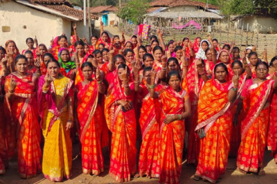 स्वसहायता समूह की महिलाओं ने ग्रामवासियों को मतदान के लिए किया प्रेरित