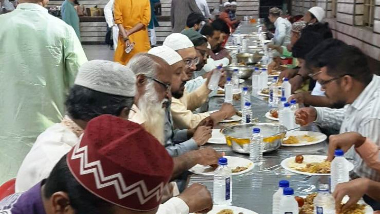 रोजा-इफ्तार में मांगी अमन व खुशहाली की दुआएं  अल मदद सोसाइटी ने किया हज-उमराह जा रहे जायरीनों का इस्तकबाल