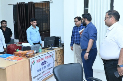 व्यय प्रेक्षक राम प्रभु उदय आर. ने सी-विजिल एवं कमांड रूम का किया निरीक्षण