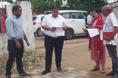 जिले के सभी अस्पताल के ओपीडी पर्ची में स्लोगन की मुहर से शत प्रतिशत मतदान के लिए लोगों को किया जा रहा है जागरूक