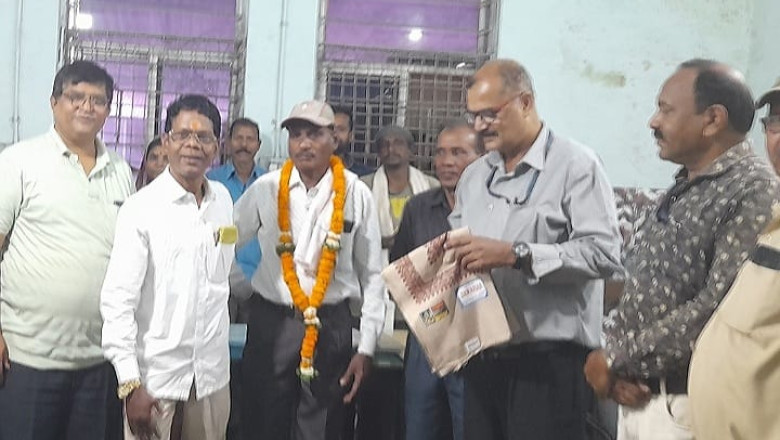 ठेका मजदूर को दी ससम्मान विदाई