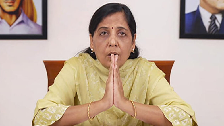 पहली बार दिल्ली के विधायकों की बैठक ली सुनीता केजरीवाल ने
