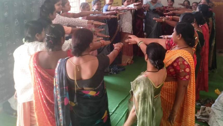 गांव-गांव में महिलाएं ले रहीं वोट वचन लोकतंत्र के पर्व में शामिल होने बिहान की महिलाएं ला रही जागृति
