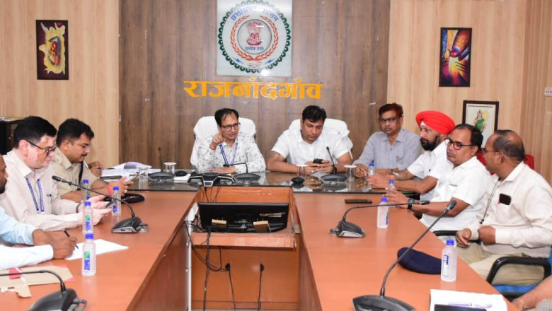 कलेक्टर एवं रिटर्निंग अधिकारी  ने राजनीतिक दलों के प्रतिनिधियों, पुलिस तथा प्रशासनिक अधिकारियों की ली बैठक