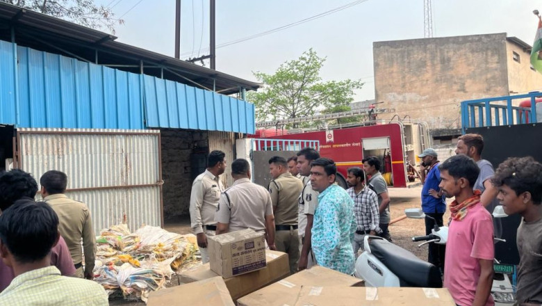 अगरबत्ती फैक्ट्री में लगी भीषण आग   ,लाखों का सामान जलकर खाक