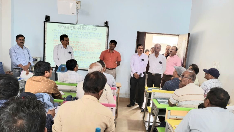 मतदान दलों कों दिया गया द्वितीय चरण का प्रशिक्षण