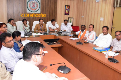 सामान्य प्रेक्षक, पुलिस पे्रक्षक, व्यय प्रेक्षक की उपस्थिति कलेक्टर एवं रिटर्निंग ऑफिसर ने ली राजनीतिक दलों के प्रतिनिधियों की बैठक