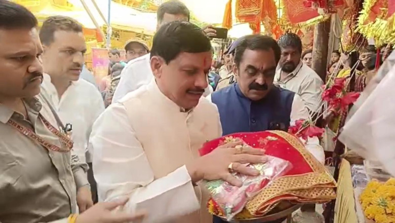 धर्म-कर्मः खेरमाई मंदिर सीएम मोहन ने टेका मत्था बोले- माता रानी का आशीर्वाद लेकर मन को अच्छा लगा