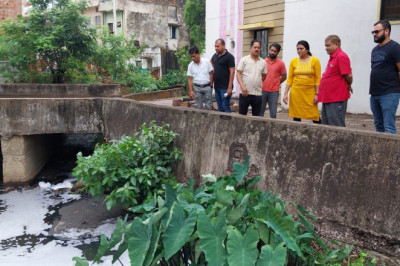 जर्जर सांस्कृतिक भवन देख आयुक्त ने कहा खतरा है, उपयोग बंद करे