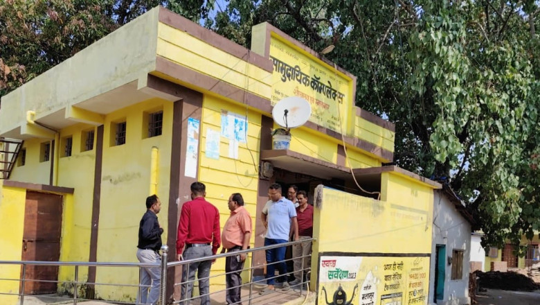 वार्ड भ्रमण के तहत निगम आयुक्त आज सुबह अधिकारियों के साथ नेहरू नगर, टाका पारा,बल्देवबाग व नया बस स्टैण्ड में सफाई व निर्माणाधीन कार्य देखे