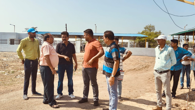 वार्ड भ्रमण - आज प्रातः वार्ड नं. 18 व 19  भ्रमण में आयुक्त ने साफ सफाई के अलावा डामरीकरण देख, निर्माण कार्य जल्द पूर्ण करने दिये निर्देश