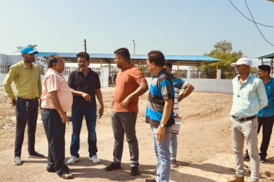 वार्ड भ्रमण - आज प्रातः वार्ड नं. 18 व 19  भ्रमण में आयुक्त ने साफ सफाई के अलावा डामरीकरण देख, निर्माण कार्य जल्द पूर्ण करने दिये निर्देश