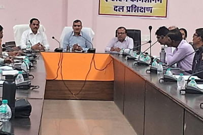 ज़िले के तीनों विधानसभा क्षेत्र के ईवीएम सीलिंग दलों व सेक्टर ऑफ़िसर्स को प्रशिक्षण दिया गया