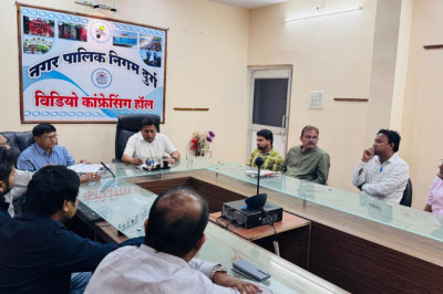 प्रधानमंत्री आवास योजना के निर्माणाधीन आवासों का कार्य जल्द हो पूरा:आयुक्त