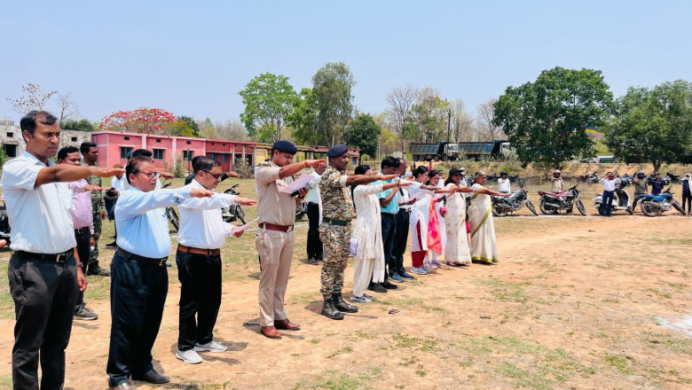 सभी नागरिकों को मतदान करने कलेक्टर एस जयवर्धन ने दिलाई शपथ