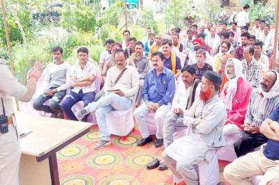 आचरण सुधारने की दी हिदायत गलत काम किया तो खैर नहींः गुंडा बदमाशों की पुलिस ने ली परेड....