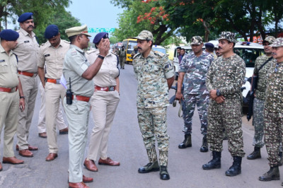 पुलिस अधीक्षक महोदय जिला के सीजी श्री त्रिलोक बंसल के मार्गदर्शन में लोकसभा निर्वाचन स्वतंत्र और निष्पक्ष रूप से सम्पन्न कराने नागरिकों के कॉन्फिडेंस बिल्डिंग के लिए निकाला गया फ्लैग मार्च