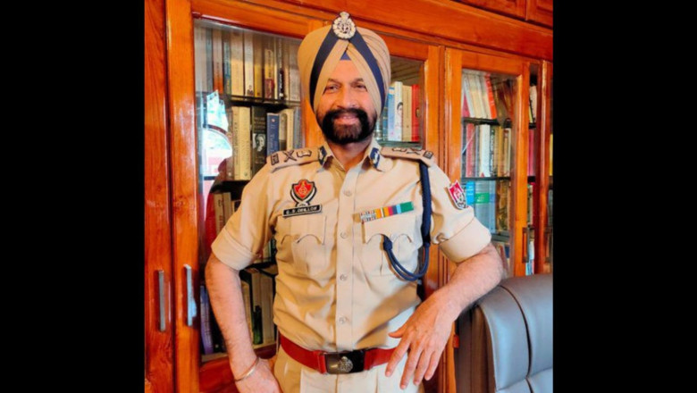 पंजाब के सीनियर आईपीएस अफसर गुरिंदर सिंह ढिल्लों ने पुलिस विभाग से वीआरएस ले ली है.....