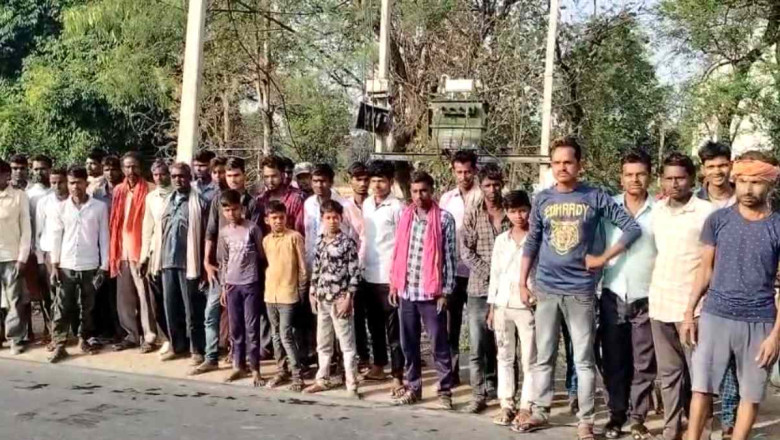 चुनाव का किया बहिष्कार,बिजली नहीं तो वोट नहीं… ट्रांसफार्मर को लेकर ग्रामीणों में नाराजगी...