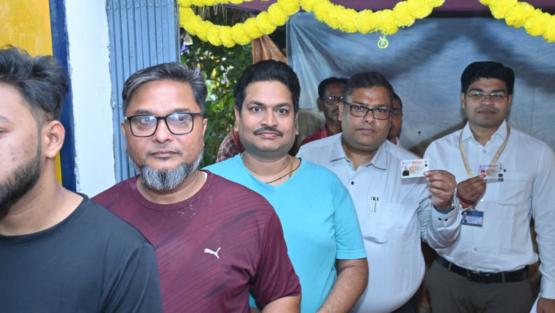 कलेक्टर दीपक कुमार अग्रवाल और सीईओ रीता यादव ने किया मतदान