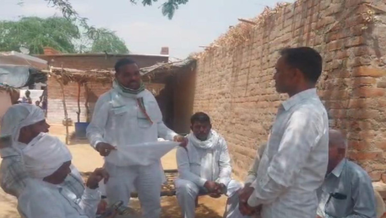 लोकसभा चुनाव के दौरान ,झोली फैलाकर वोट मांगते दिखे नेताजी...