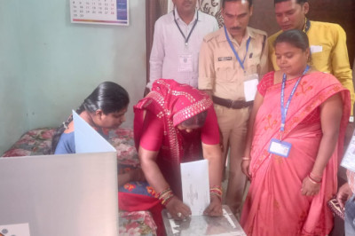 85 प्लस एवं दिव्यांग मतदाताओं ने किया अपने मताधिकार का प्रयोग