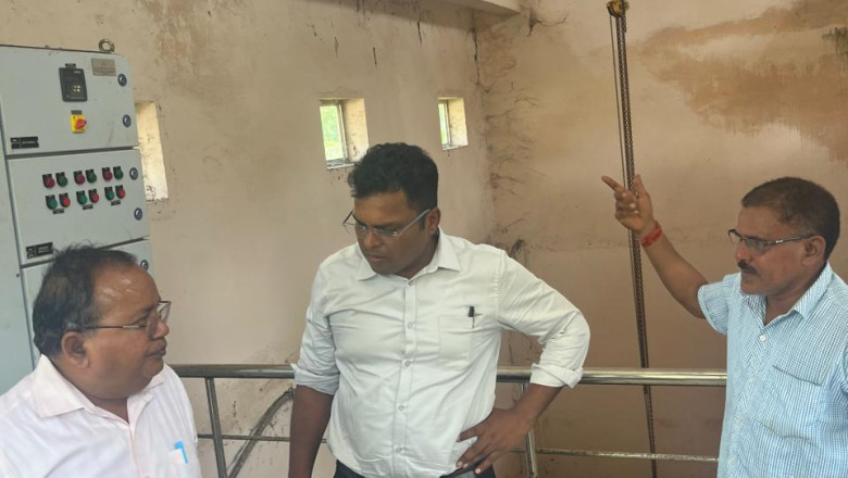 आयुक्त पहुंचे जल सयंत्र गृह मोहारा  27 एमएलडी फिल्टर प्लांट के मोटर पंप मरम्मत कार्य का लिया जायजा