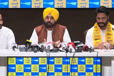जिसे चुनाव में हराया उसे ही झाडू थमाया,सीएम मान ने की कांग्रेस में सेंधमारी...