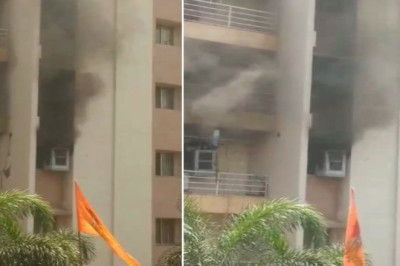 मौके पर पहुंची फायर ब्रिगेड की गाड़ियां,राजधानी के आशियाना अपार्टमेंट में लगी भीषण आग ...