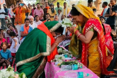 गांवों में घर-घर जाकर गिना रहीं केंद्र और राज्य सरकार की उपलब्धियां,सीएम मैडम ने संभाला प्रचार का जिम्मा...