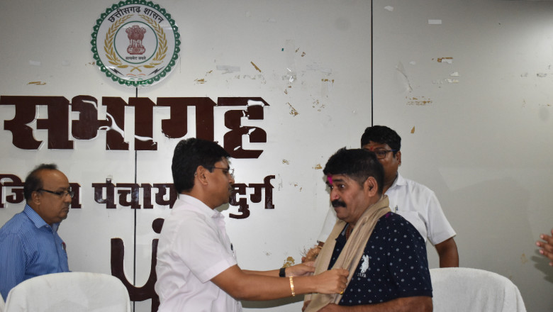 जिला पंचायत के सहायक ग्रेड 3 को दी भावभीनी विदाई