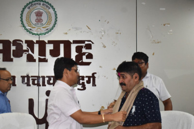 जिला पंचायत के सहायक ग्रेड 3 को दी भावभीनी विदाई