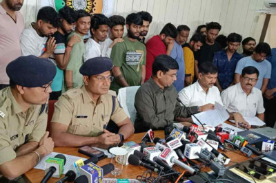 IPL सट्टे पर Raipur Police की बड़ी कार्रवाई : 26 सटोरिए पुणे से गिरफ्तार, महादेव-अन्ना रेड्‌डी एप से खिला रहे थे सट्‌टा, करोड़ों का लेन-देन, जानिए आरोपियों तक कैसे पहुंची पुलिस..