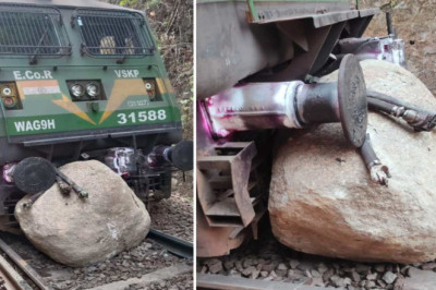 कई ट्रेनें रद्द, रेल लाइन पर लैंडस्लाइड होने गिरा बड़ा पत्थर, मालगाड़ी का इंजन हुआ डीरेल...