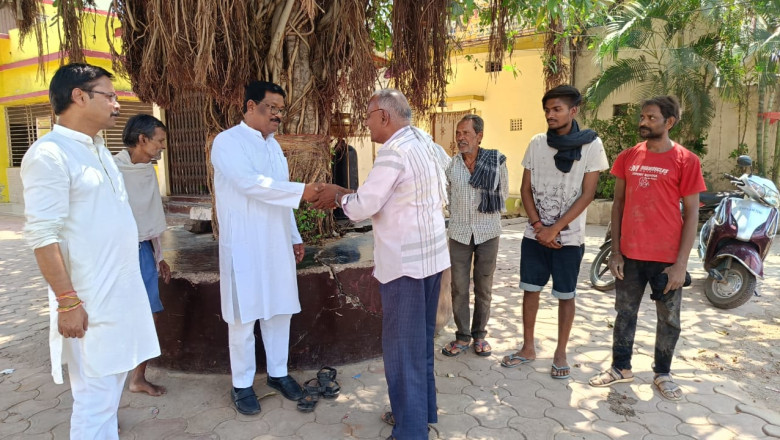 विधायक भोला राम साहू ने कांग्रेस प्रत्याशी को जिताने किया डोर-टू-डोर जनसंपर्क