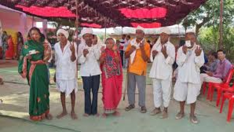 MP: पहली बार लगी दो उंगलियों पर स्याही, 4 मतदान केंद्रों पर हो रहा दोबारा मतदान
