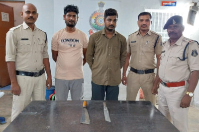 भिलाई में नारियल काटने वाले धारदार हथियार से दो लोगों को जान से मारने की धमकी.....