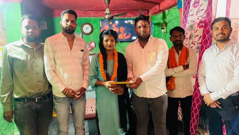 साहू समाज युवा प्रकोष्ठ द्वारा 12वीं की छात्रा भावना साहू का किया सम्मान....