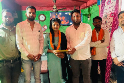 साहू समाज युवा प्रकोष्ठ द्वारा 12वीं की छात्रा भावना साहू का किया सम्मान....