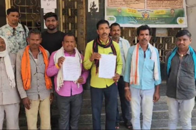 भीषण गर्मी में पेयजल समस्या से जूझ रहे ग्रामीणों ने कलेक्टर को सौंपा ज्ञापन, 2 दिन में समाधान न करने पर चक्काजाम की दी चेतावनी...
