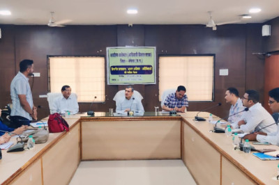 कलेक्टर शर्मा ने ली छात्रावास अधीक्षकों की बैठक  बच्चों में अनुशासन एवं अच्छे गुणों के विकास में अधीक्षकों की अहम भूमिका - जिलाधीश