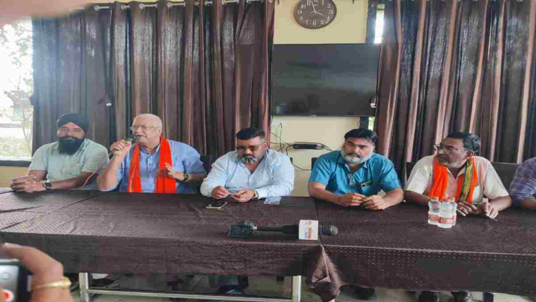 श्री सीमेंट के खिलाफ ट्रक एसोसिएशन ने खोला मोर्चा, वादाखिलाफी का लगाया आरोप, परिवहन बंद करने की दी चेतावनी...